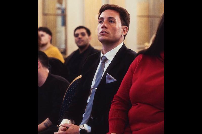 El streamer Momo opinoacute sobre poliacutetica y marcoacute distancia con el Gobierno