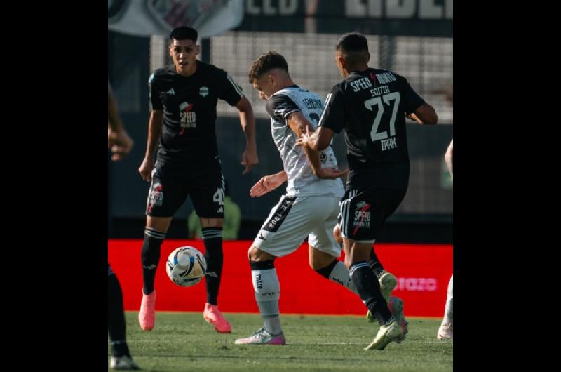 Gimnasia de Mendoza y Deportivo Riestra empataron sin goles por el Torneo Apertura 2026