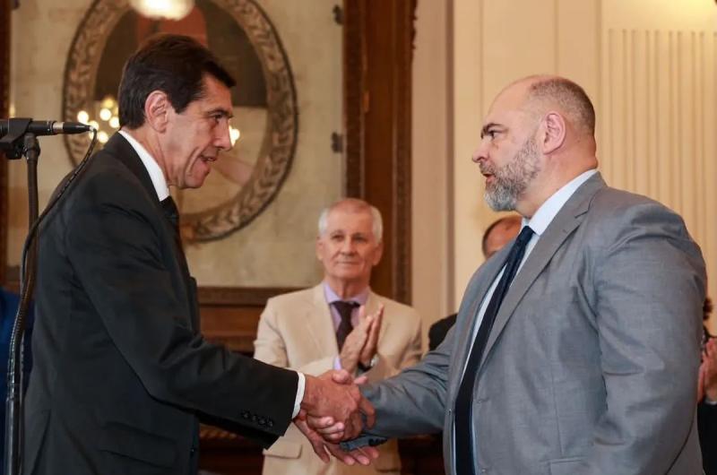 Gil Urquiola asumioacute como Secretario de Seguridad