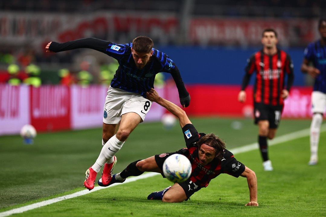 Serie A- el liacuteder Inter llega cabizbajo tras el derbi y buscaraacute mantener la ventaja ante el Atalanta