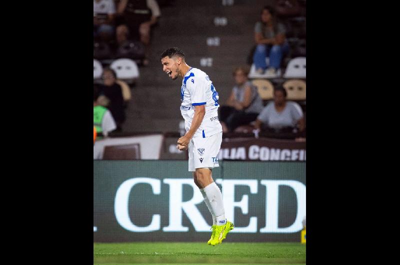 Veacutelez vencioacute a Platense sigue invicto y se afirma en la cima de la Liga Profesional