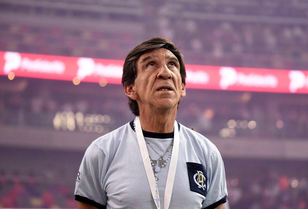 Con la duda en defensa y cambios en el medio Racing busca estirar su invicto ante Estudiantes de Riacuteo Cuarto