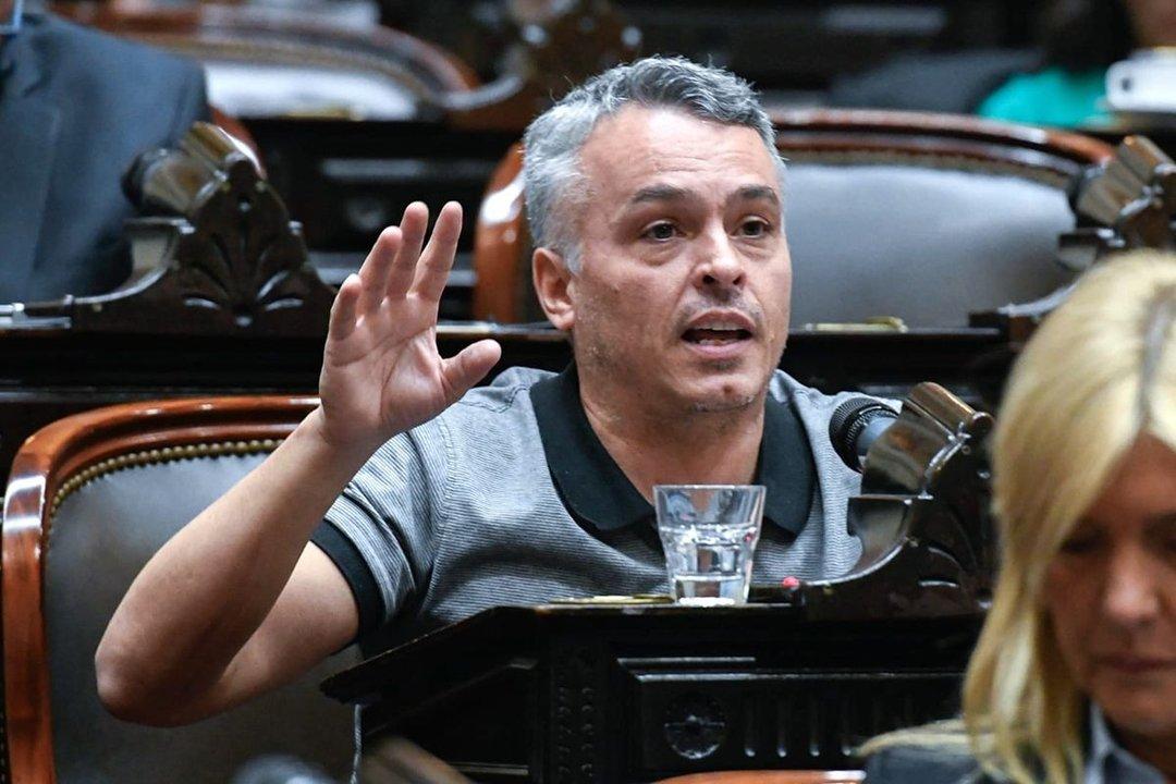 Escaacutendalo por el avioacuten presidencial- Pauloacuten advierte que el caso Adorni ldquodantildea el relato contra la castardquo