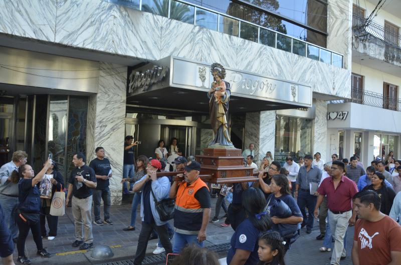 Imagen peregrina del patrono de Perico visitoacute Diario Pregoacuten