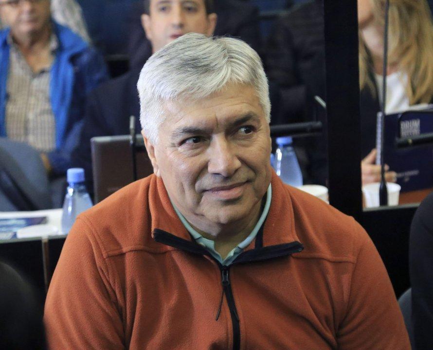 Reveacutes para Laacutezaro Baacuteez en una causa por evasioacuten