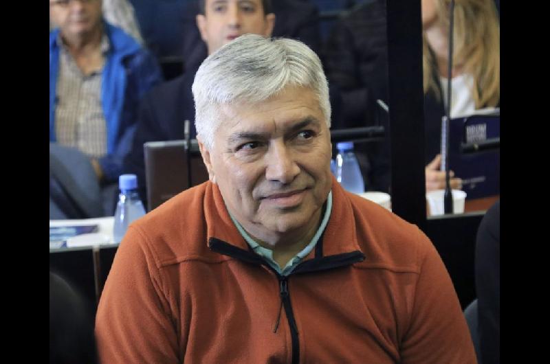 Reveacutes para Laacutezaro Baacuteez en una causa por evasioacuten