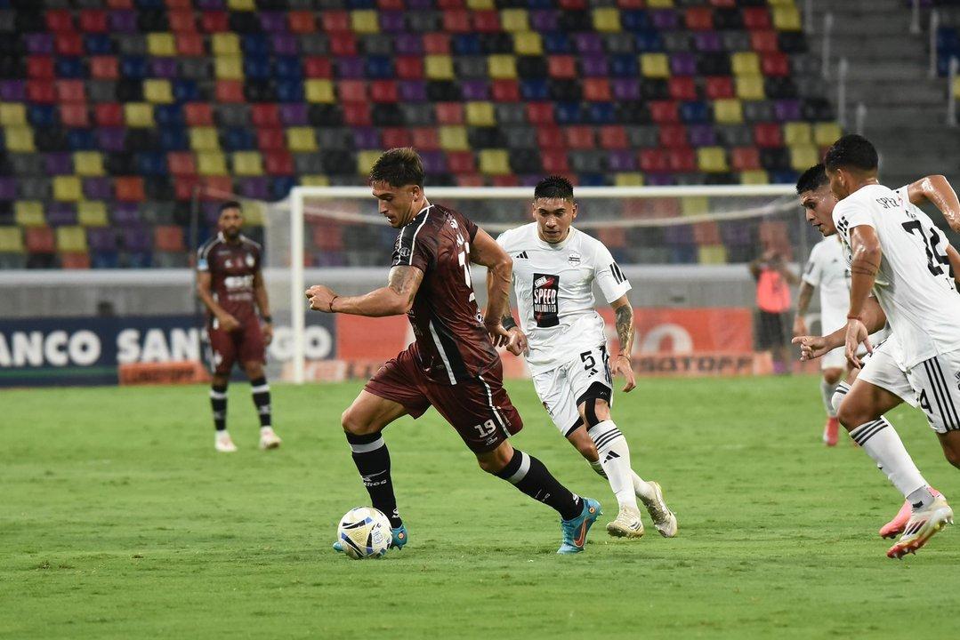 Central Coacuterdoba le ganoacute a Riestra y se alejoacute del fondo de la Zona A del Torneo Apertura