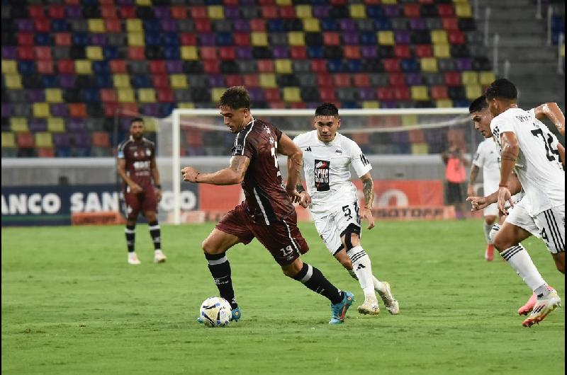 Central Coacuterdoba le ganoacute a Riestra y se alejoacute del fondo de la Zona A del Torneo Apertura