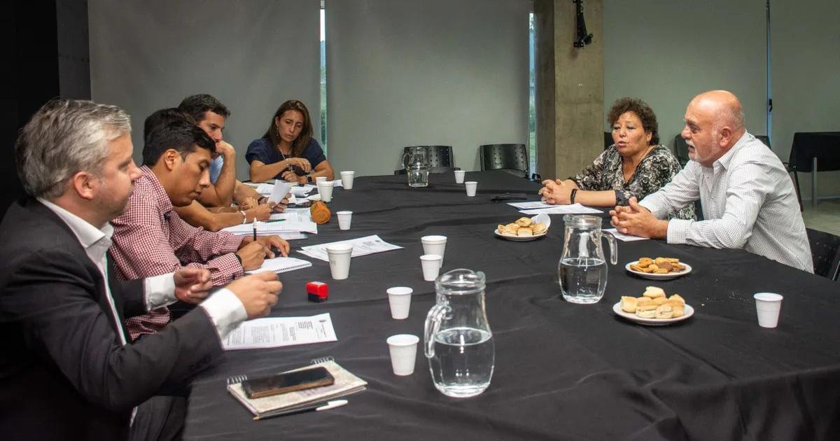 El gobierno garantizoacute continuidad de las negociaciones paritarias el proacuteximo mes