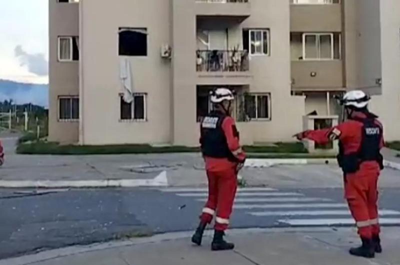 Explosioacuten en las Torres del Alto- susto y dantildeos materiales en un departamento