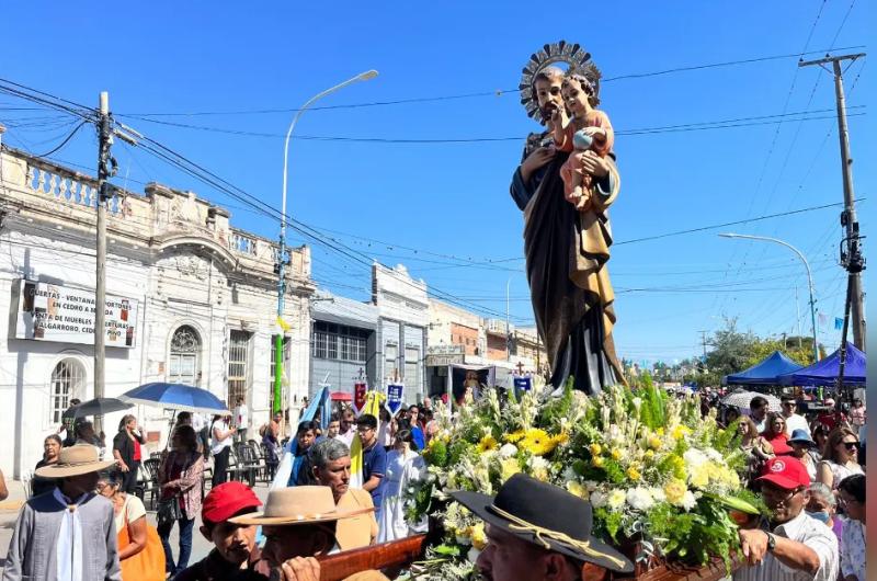 Perico con una serie de actos tributaraacute sus honras a San Joseacute 