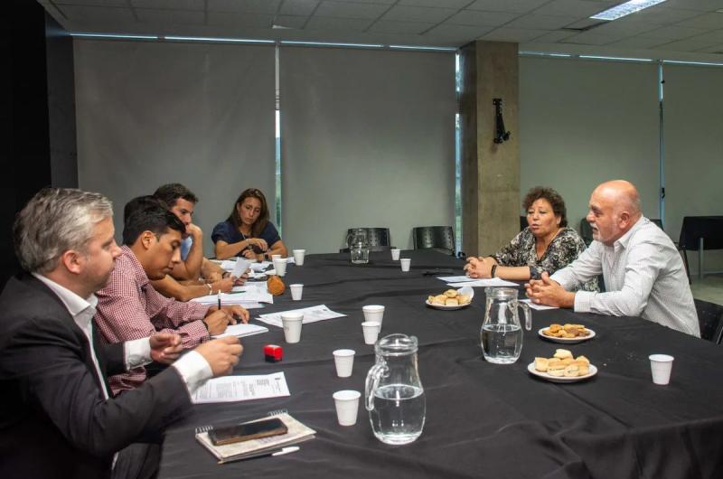 El gobierno garantizoacute continuidad de las negociaciones paritarias el proacuteximo mes