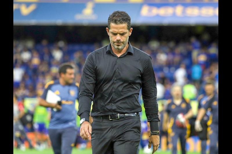 A casi un antildeo de su salida de Boca Gago seraacute el entrenador de un histoacuterico de Chile