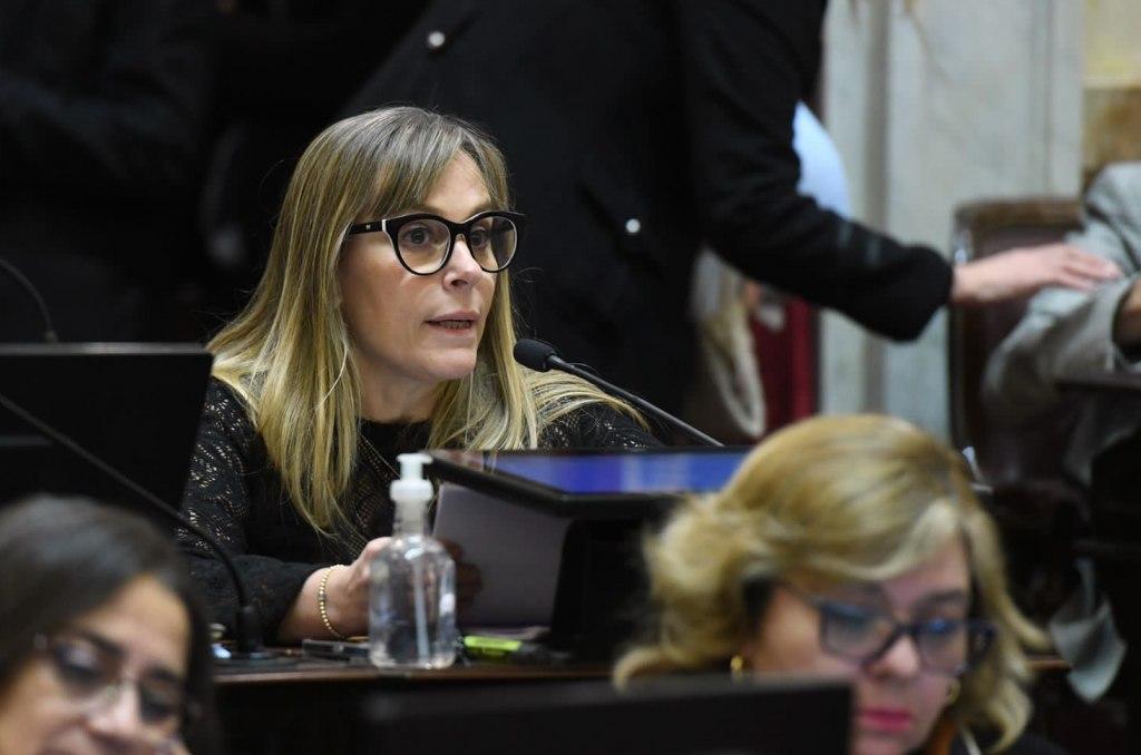 En el Senado el peronismo embistioacute contra Milei por Libra- ldquoEs un estafador cobroacute maacutes de 5 millones de doacutelaresrdquo