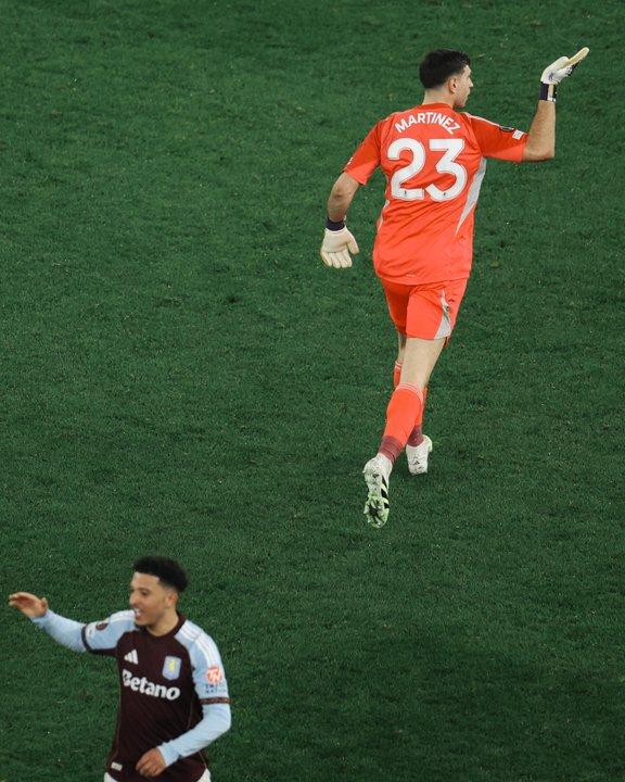 El Aston Villa del ldquoDiburdquo Martiacutenez eliminoacute al Lille para meterse en cuartos de la Europa League