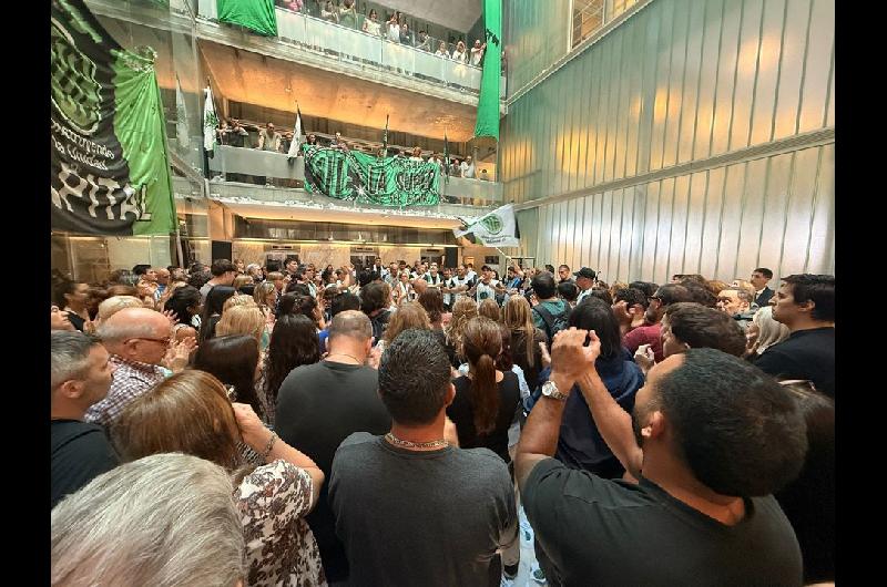 ATE haraacute paros a la japonesardquo por posibles despidos en la Superintendencia de Salud