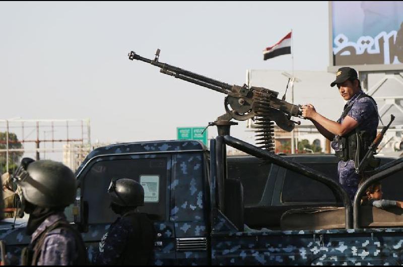 Los hutiacutees plantean el cierre del estrecho de Bab el-Mandeb para buques de EEUU e Israel