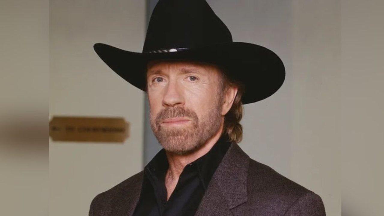 Murioacute Chuck Norris a los 86 antildeos tras ser internado en Hawaacutei- ldquoNuestros corazones estaacuten rotos
