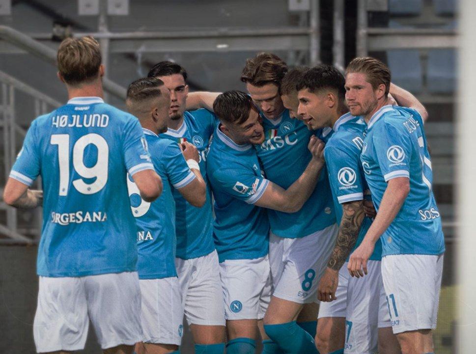 El Napoli le ganoacute al Cagliari por 1-0 y se prende en la pelea por la Serie A