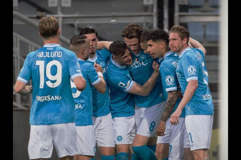 El Napoli le ganoacute al Cagliari por 1-0 y se prende en la pelea por la Serie A