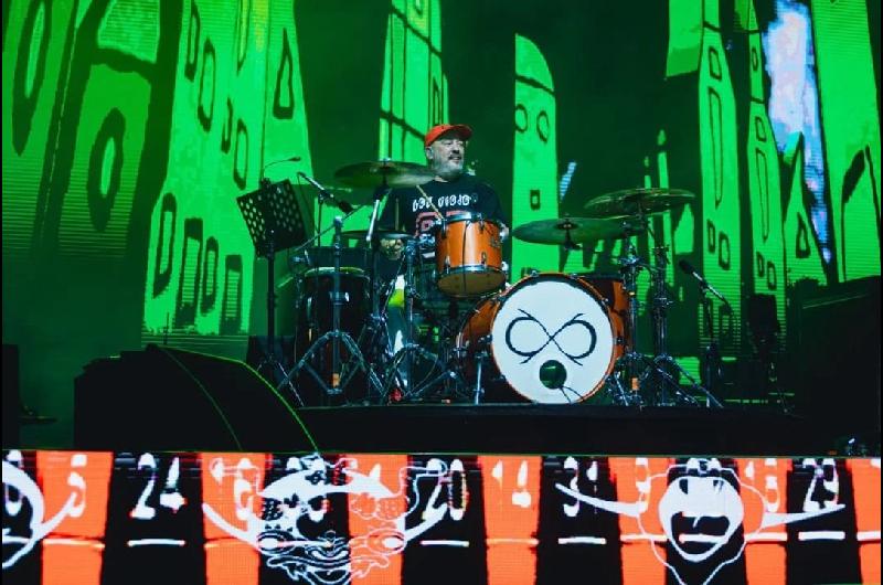 De baldes como tambores a llenar estadios- quieacuten fue Daniel Buira el primer baterista de Los Piojos