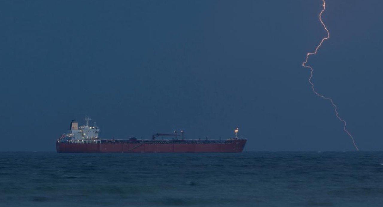 Iraacuten desafiacutea el ultimaacutetum de Trump y restringe el paso por el estrecho de Ormuz