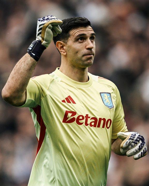 Premier League- el Aston Villa del ldquoDiburdquo Martiacutenez le ganoacute al West Ham y se mete en puestos de Champions League