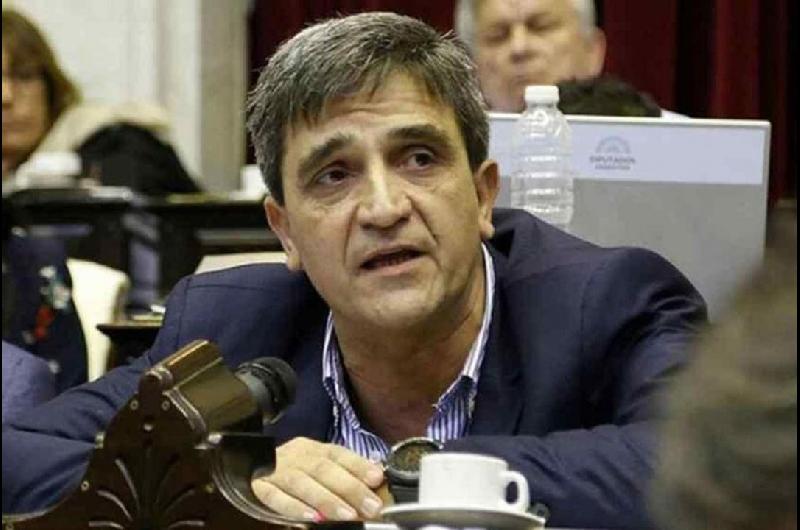 Un diputado del peronismo cruzoacute al Gobierno por desprestigiar medidas sanitarias y abandonar la OMS