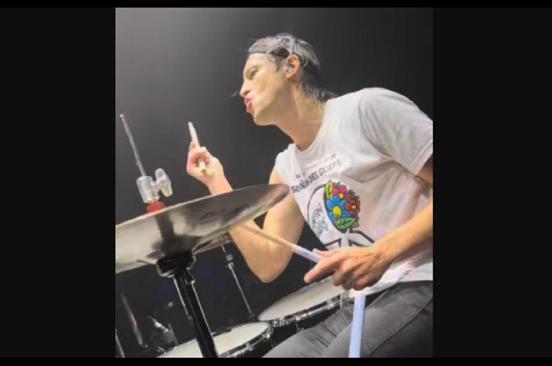 Catriel Ciavarella baterista de Divididos y su homenaje a Abuelas a 50 antildeos del golpe