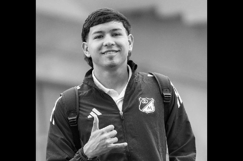 Tristeza en Colombia- murioacute un futbolista de 18 antildeos tras desplomarse en pleno partido
