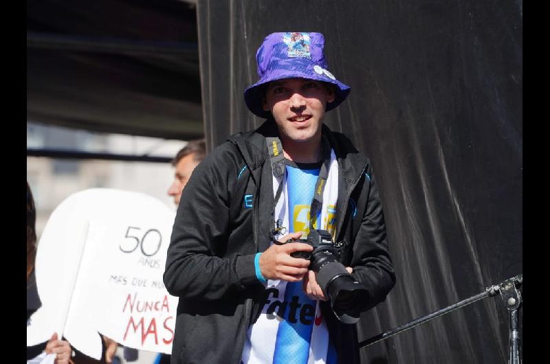 Pablo Grillo se sumoacute a la marcha en Plaza de Mayo por los 50 antildeos del Golpe de Estado