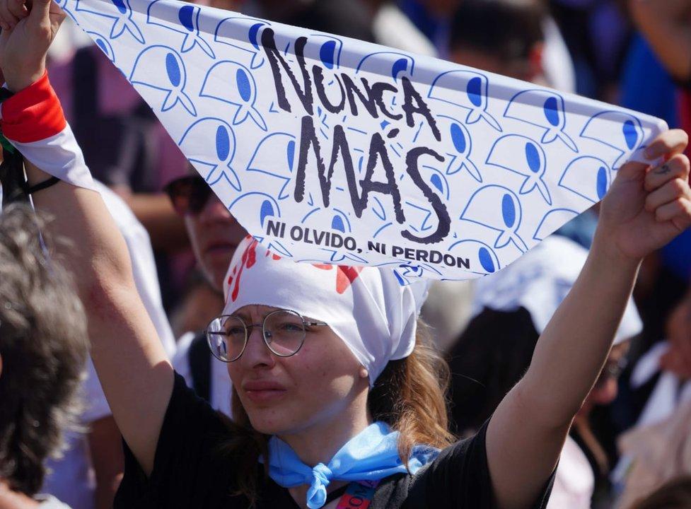 Fotogaleria de la Agencia Noticias Argentinas en la marcha de Plaza de Mayo a 50 antildeos del golpe