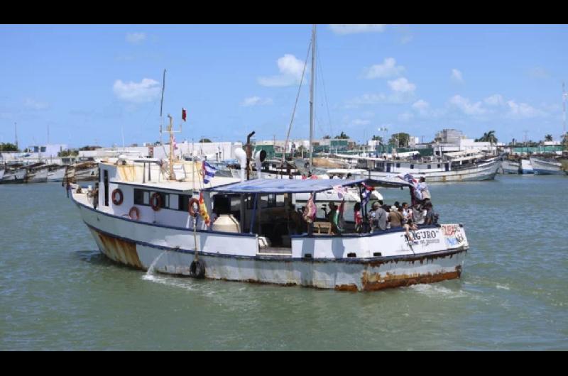 Granma 20- buque procedente de Meacutexico llega a La Habana con 30 toneladas de ayuda humanitaria