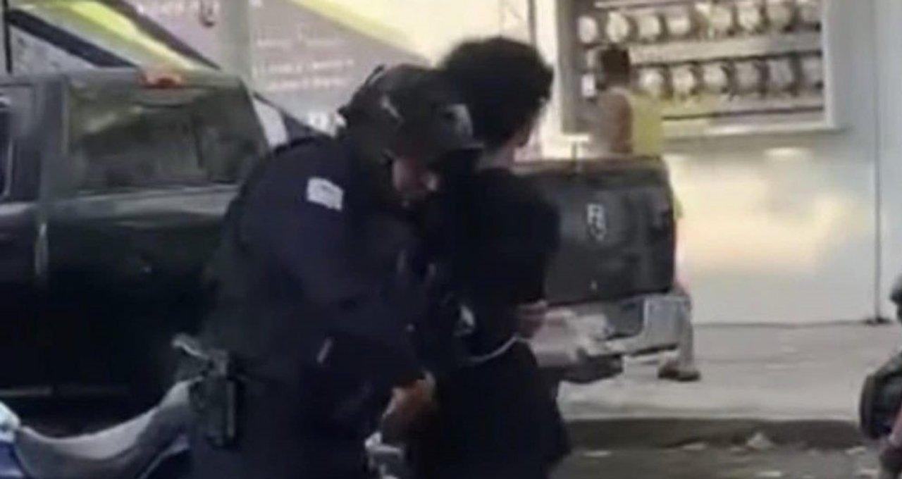 Meacutexico- no lo dejaron entrar por llegar tarde a la escuela y matoacute a dos profesoras