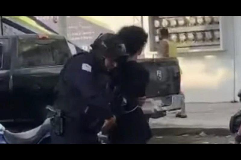 Meacutexico- no lo dejaron entrar por llegar tarde a la escuela y matoacute a dos profesoras