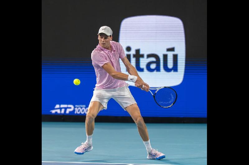 Jannik Sinner ganoacute y se metioacute en cuartos de final del Masters de Miami