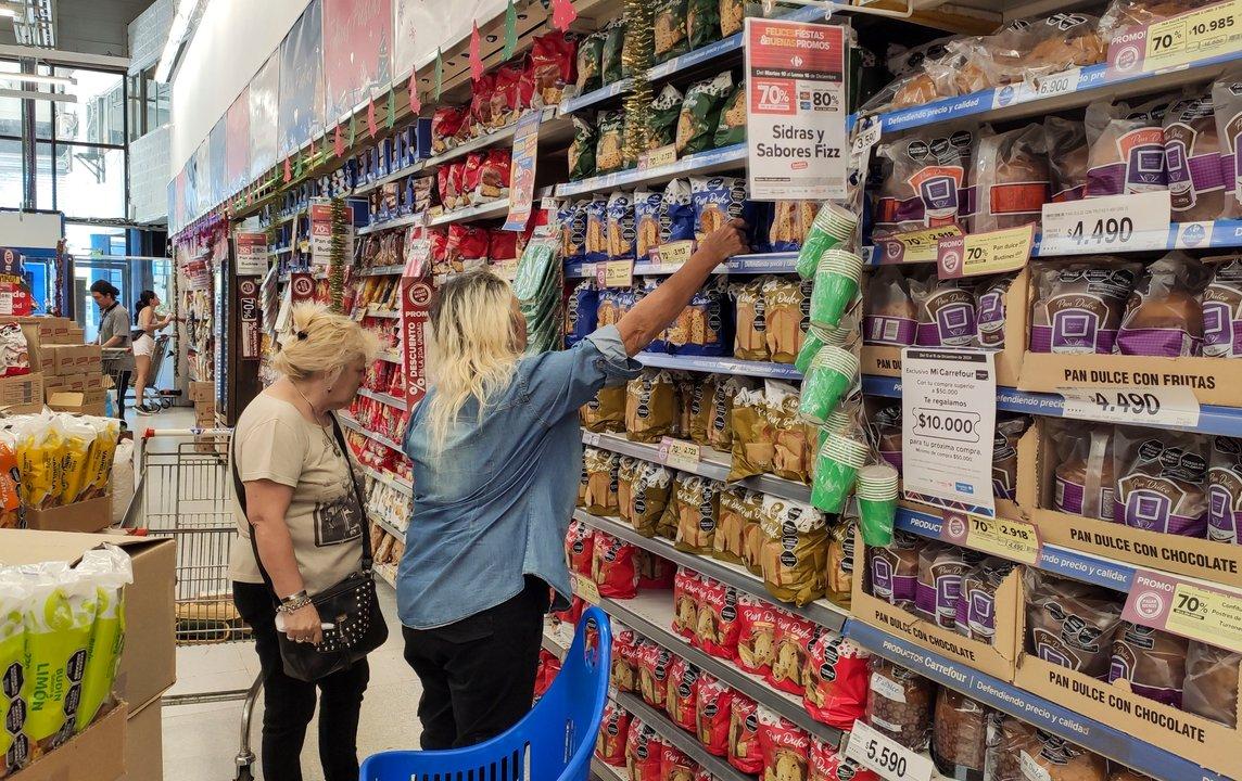 El consumo de los hogares volvioacute a caer en febrero- se sintioacute maacutes en los super autoservicios y farmacias