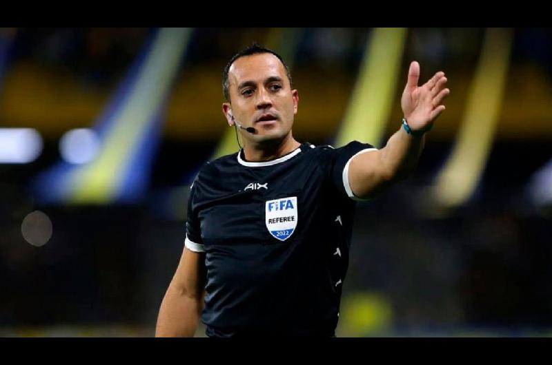 Revelan chats atribuidos al aacuterbitro Fernando Espinoza con Beacon y crece el escaacutendalo en AFA