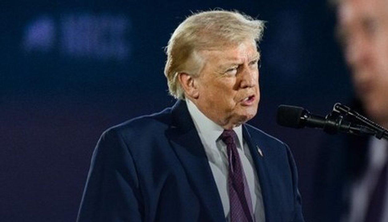 Los doacutelares tendraacuten la firma de Donald Trump