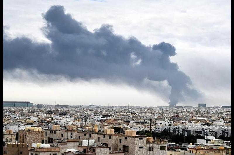 Kuwait informoacute dantildeos en sus puertos tras una serie de ataques con drones hostiles