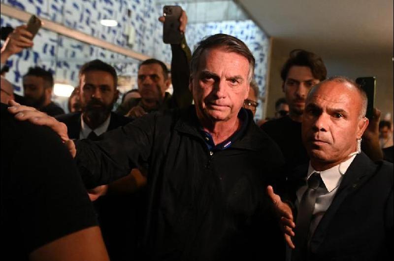 Bolsonaro sale del hospital a cumplir prisioacuten domiciliaria