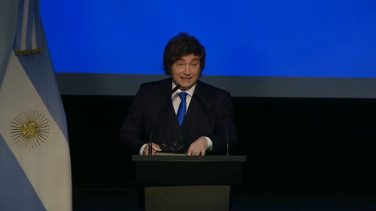 Milei realizaraacute una cadena nacional para hablar del tema YPF