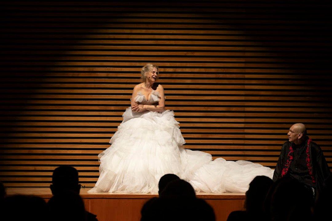 Leticia Breacutedice vuelve al teatro con ldquoMilagrosrdquo un unipersonal sobre la intimidad y la autocriacutetica