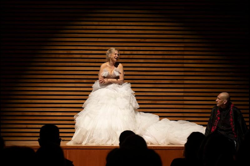 Leticia Breacutedice vuelve al teatro con ldquoMilagrosrdquo un unipersonal sobre la intimidad y la autocriacutetica