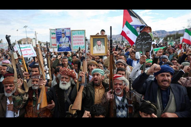 Los hutiacutees bombardean Israel y la guerra en Medio Oriente entra en una fase criacutetica