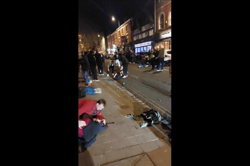 Conmocioacuten en Inglaterra- un hombre arrolloacute a una multitud y dejoacute siete heridos graves