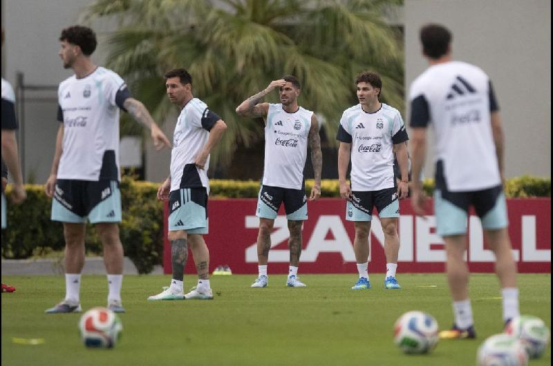 La Seleccioacuten argentina ajusta detalles y comenzaraacute una nueva semana de trabajo