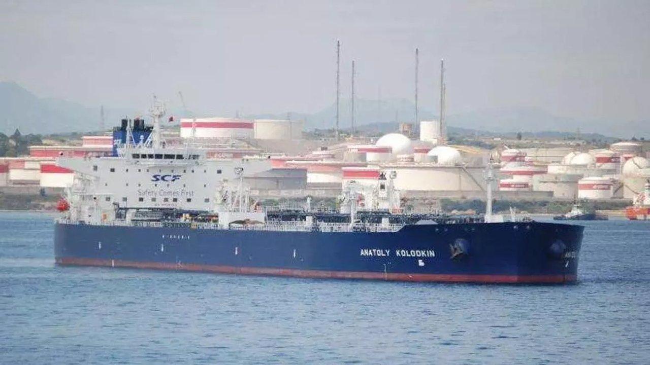Un petrolero ruso navega hacia Cuba en medio del embargo estadounidense