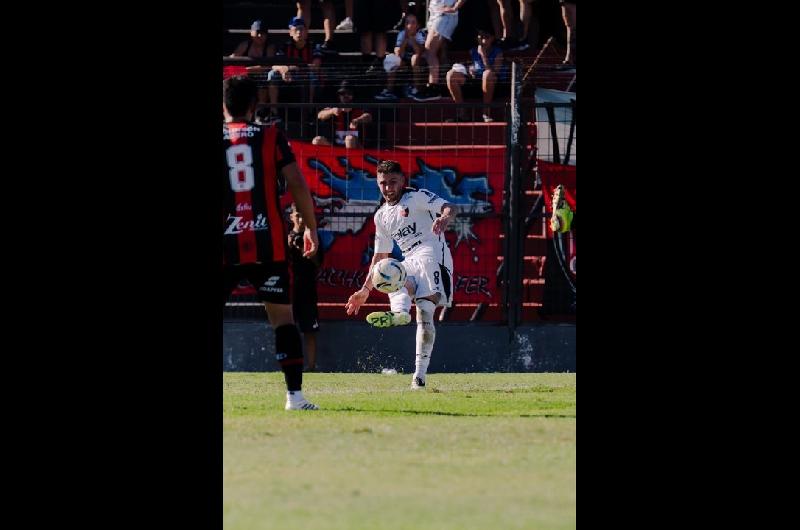 Coloacuten le ganoacute a Patronato y trepoacute a la punta de la zona A en una fecha cargada de claacutesicos en la Primera Nacional