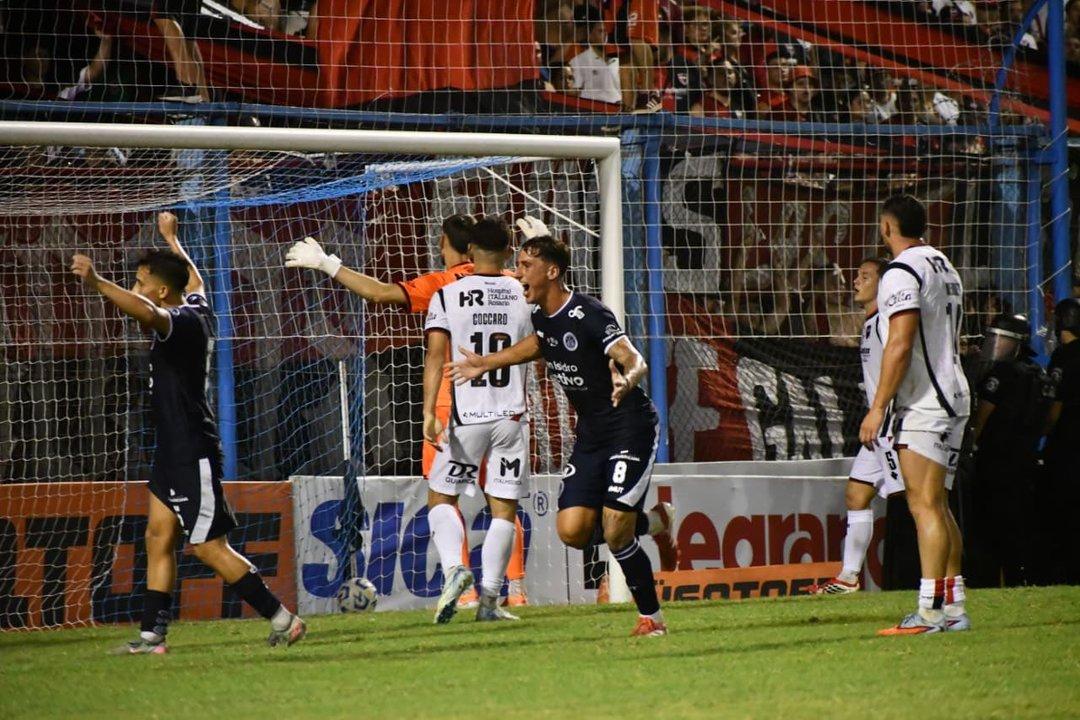 Newellrsquos fue sorprendido cayoacute con Acassuso y fue eliminado en 32avos de final de la Copa Argentina